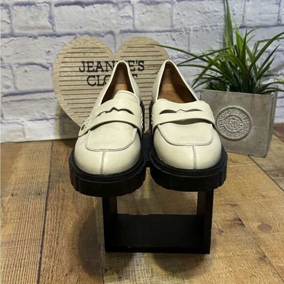 Vionic Women's Elodie Leather Lug Sole Loafers Cream Leather - Picture 7 of 11